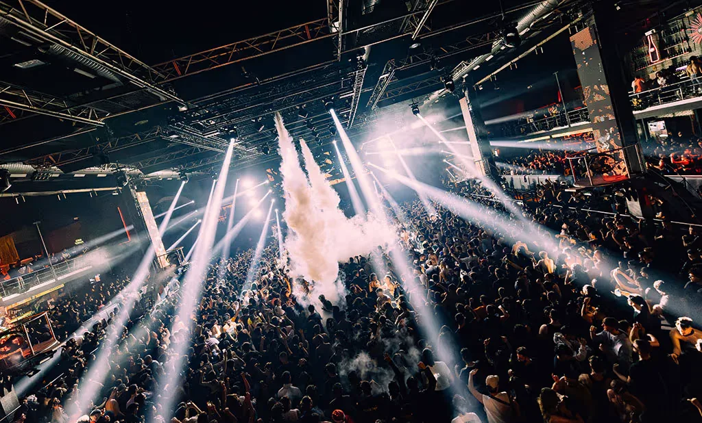 Main Room de Fabrik en Humanes de Madrid durante una sesión de música electrónica